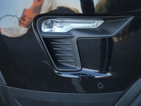 Used 2018 Ford Explorer XLT w/ Equipment Group 202A image 37