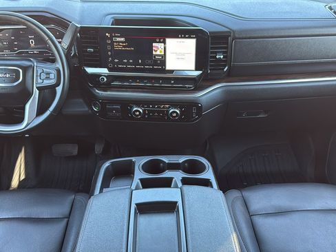 Used 2025 GMC Sierra 1500 SLT image 16