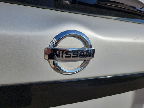 Used 2020 Nissan Pathfinder SL image 10