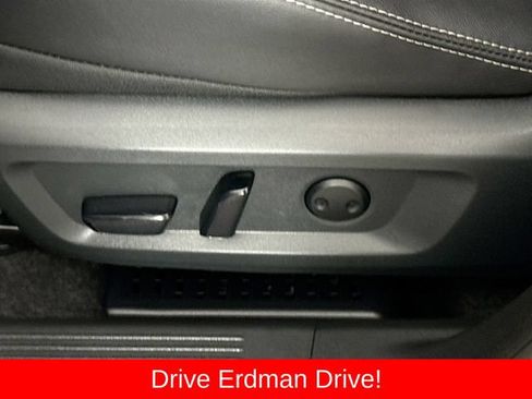 Used 2025 Nissan Rogue SL FWD image 12