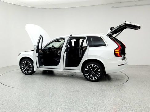New 2025 Volvo XC90 T8 Plus w/ Protection Package Premier AWD/4WD image 12