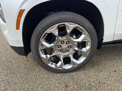 New 2025 Chevrolet Tahoe High Country AWD/4WD image 8