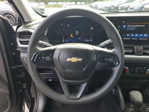 Used 2024 Chevrolet TrailBlazer LS FWD image 25