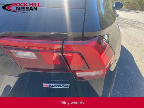 Used 2019 Volkswagen Tiguan SEL Premium R-Line image 16