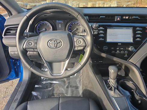 Used 2020 Toyota Camry SE image 15