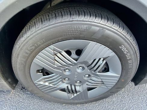 Used 2025 Kia K4 FWD image 12
