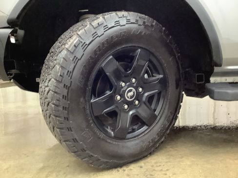 Used 2023 Ford Bronco Black Diamond AWD/4WD image 24