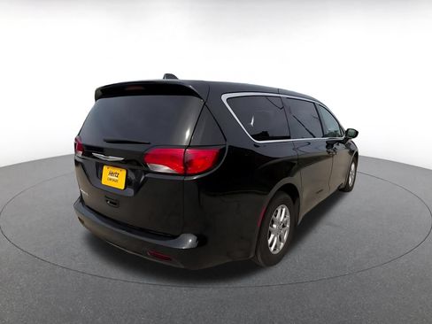 Used 2024 Chrysler Voyager LX FWD image 15