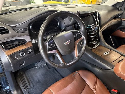 Used 2016 Cadillac Escalade ESV Premium AWD/4WD image 33