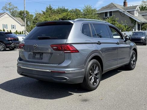 Used 2024 Volkswagen Tiguan SE AWD/4WD image 4