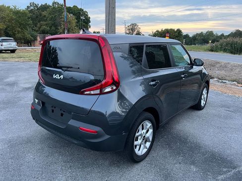 Used 2022 Kia Soul LX w/ Technology Package image 3