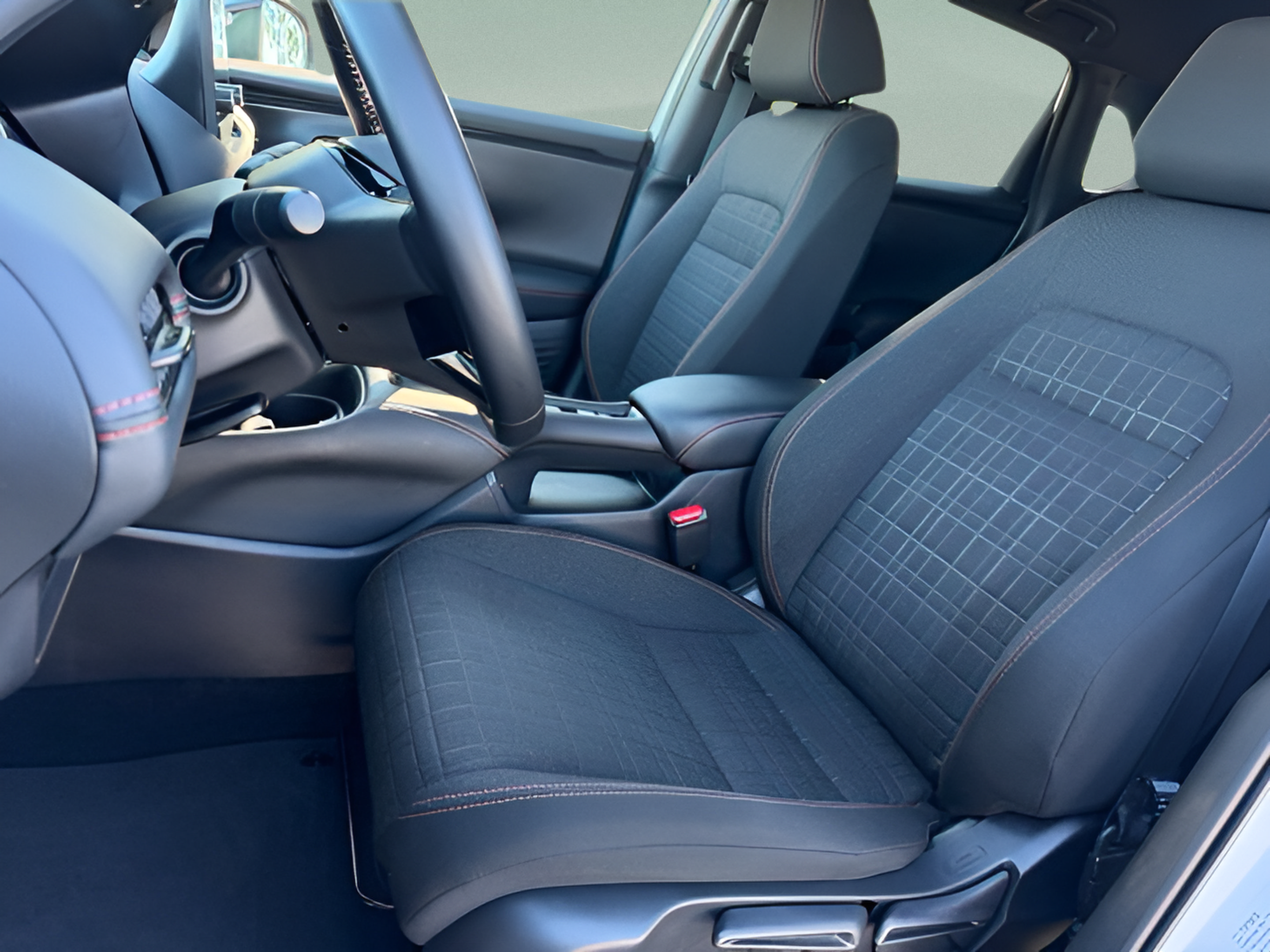 Certified 2025 Honda HR-V Sport image 22