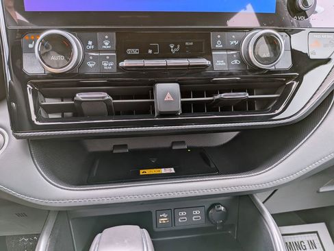 Certified 2024 Toyota Highlander XSE image 21