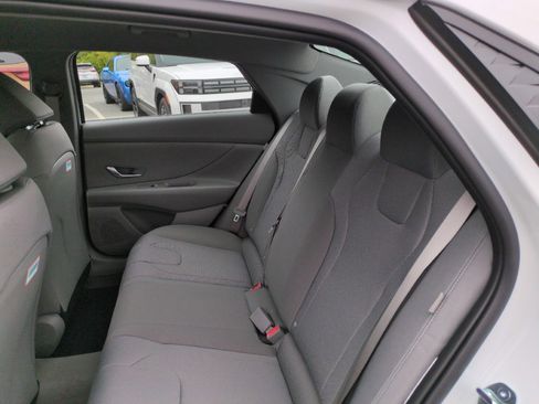 New 2026 Hyundai Elantra SE FWD image 35