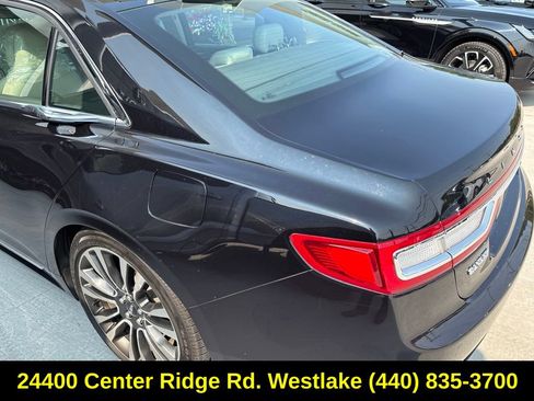 Used 2019 Lincoln Continental Select w/ Continental Climate Package AWD/4WD image 8
