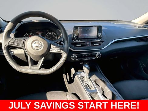 Used 2024 Nissan Altima 2.5 S FWD image 10
