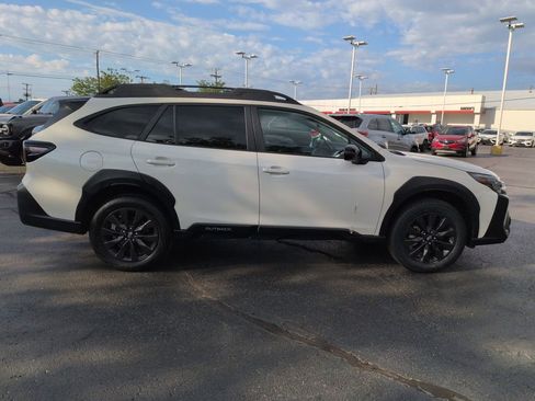 Used 2025 Subaru Outback Onyx Edition AWD/4WD image 6