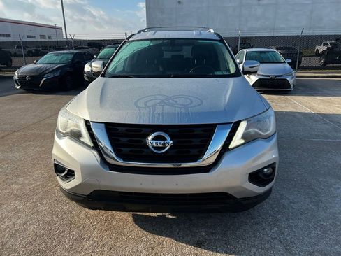Used 2020 Nissan Pathfinder SL AWD/4WD image 2