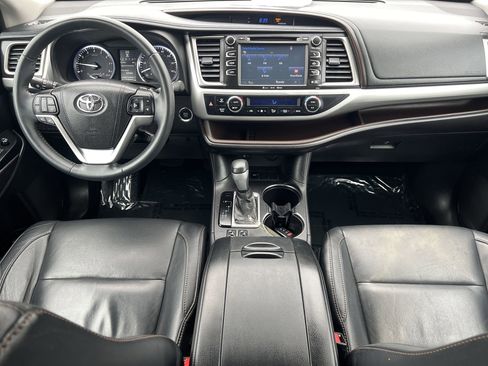 Used 2016 Toyota Highlander XLE image 5