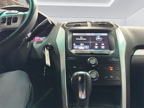 Used 2014 Ford Explorer XLT w/ Equipment Group 202A image 15