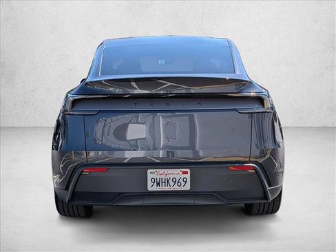 Used 2026 Tesla Model Y 2WD image 7