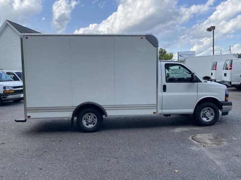 New 2025 Chevrolet Express 3500 w/ Power Convenience Package image 30