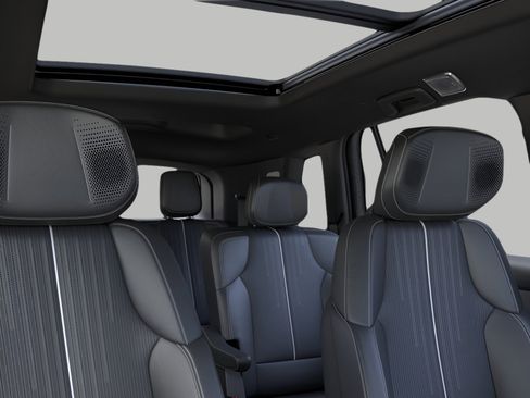 New 2026 Cadillac Vistiq Luxury w/ LPO, Floor Liner Package AWD/4WD image 24