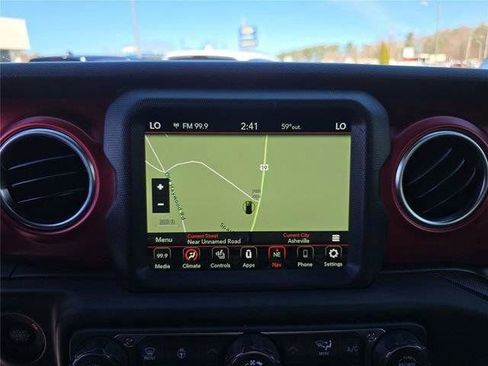 Used 2022 Jeep Wrangler Unlimited Rubicon w/ LED Lighting Group AWD/4WD image 27