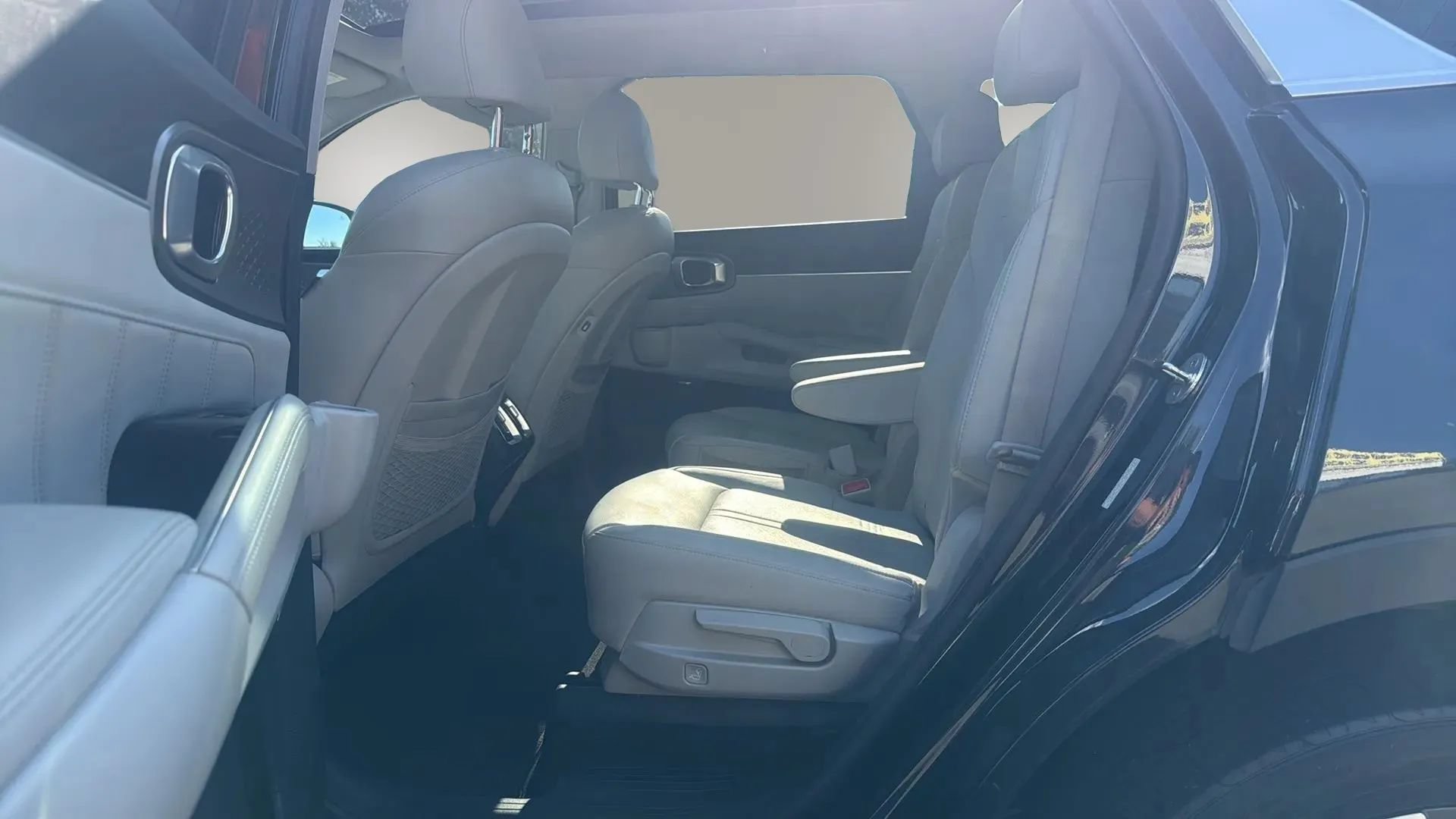 Used 2022 Kia Sorento SX Prestige w/ Panoramic Sunroof Package AWD/4WD image 14