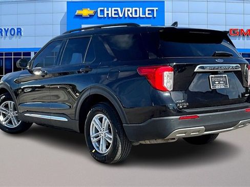 Used 2022 Ford Explorer XLT w/ Equipment Group 202A image 4