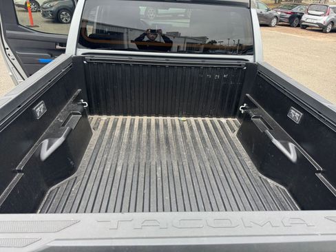 Used 2025 Toyota Tacoma TRD Off-Road image 21