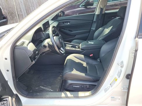Used 2023 Honda Accord Touring image 4