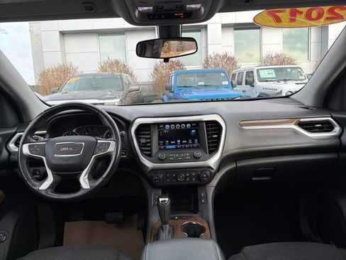 Used 2017 GMC Acadia SLE image 21