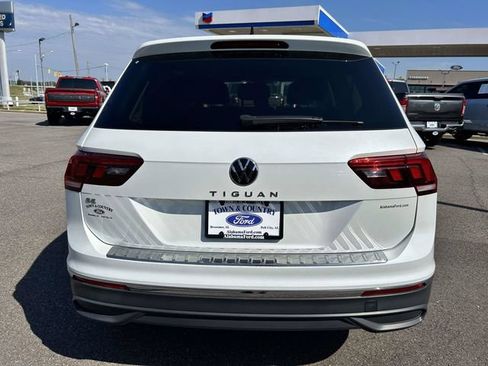 Used 2023 Volkswagen Tiguan SE FWD image 25