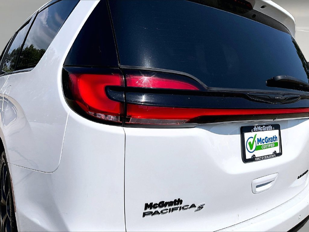 Used 2025 Chrysler Pacifica Limited FWD image 26