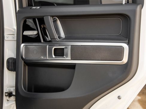 Used 2025 Mercedes-Benz G 550 image 35
