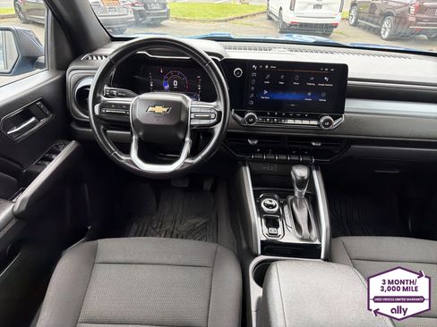 Used 2023 Chevrolet Colorado LT w/ LT Convenience Package II AWD/4WD image 12
