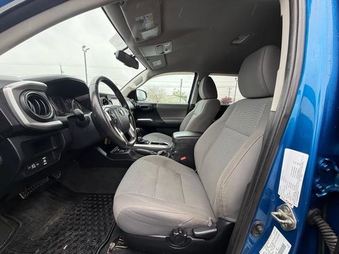 Used 2017 Toyota Tacoma SR5 AWD/4WD image 20