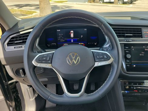 Used 2023 Volkswagen Tiguan SE FWD image 32