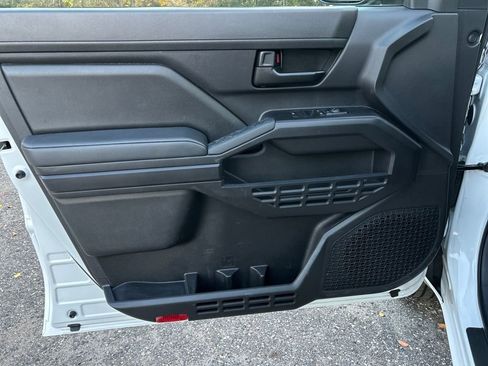 Used 2024 Toyota Tacoma SR image 12