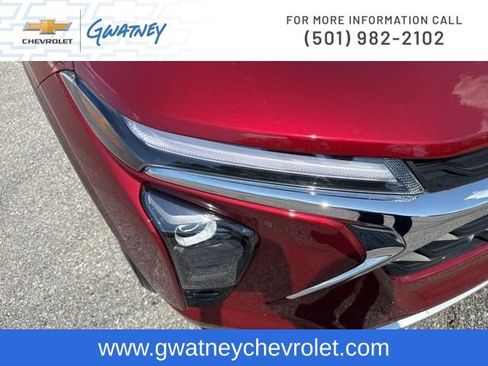 Used 2025 Chevrolet Trax LT w/ LT Convenience Package image 14