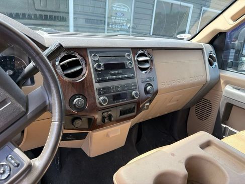 Used 2011 Ford F250 Lariat RWD image 14
