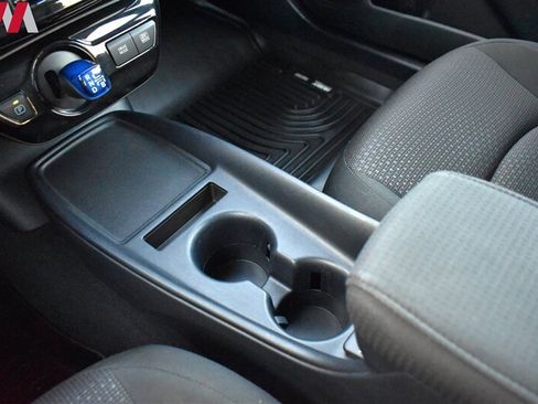 Used 2021 Toyota Prius LE FWD image 26