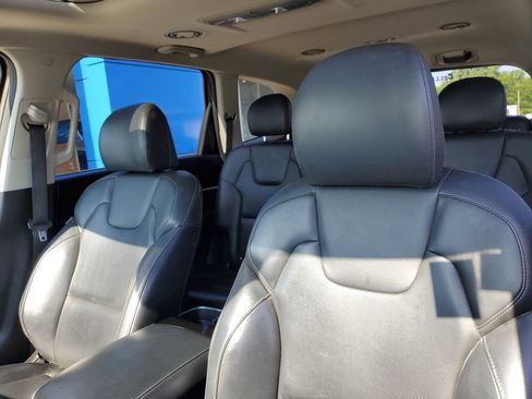 Used 2022 Kia Telluride S image 14