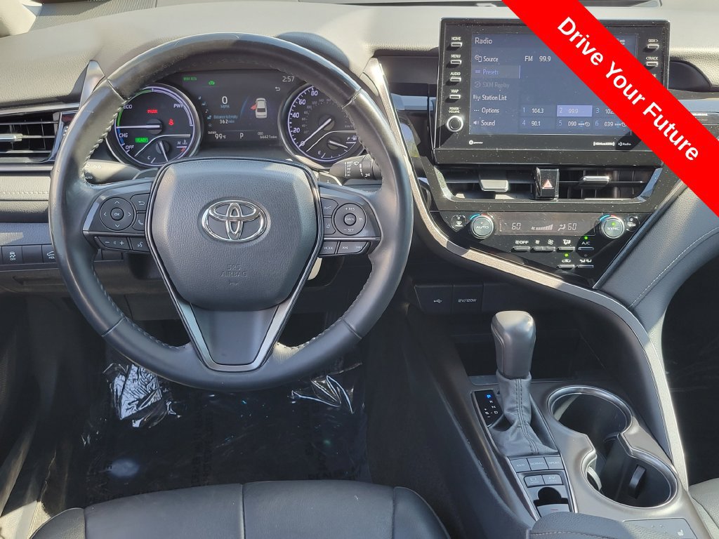 Used 2022 Toyota Camry XSE FWD image 6