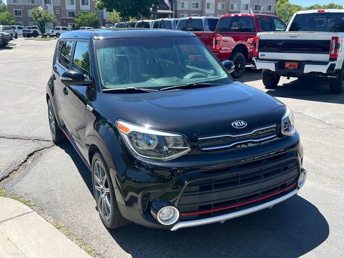 Used 2018 Kia Soul ! FWD image 5