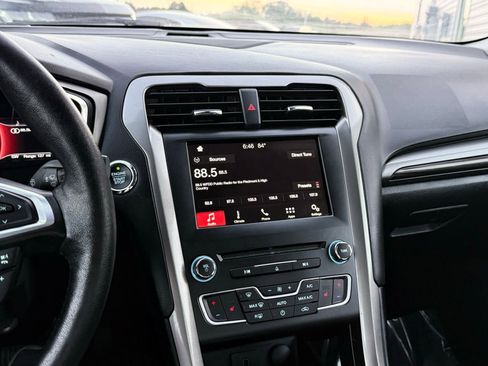 Used 2018 Ford Fusion SE w/ Equipment Group 602A FWD image 32