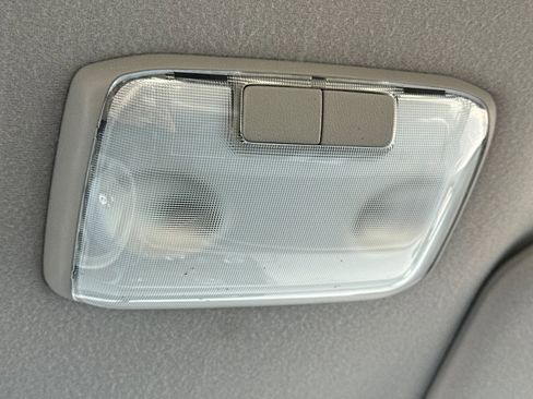 Used 2014 Toyota Sienna L image 23