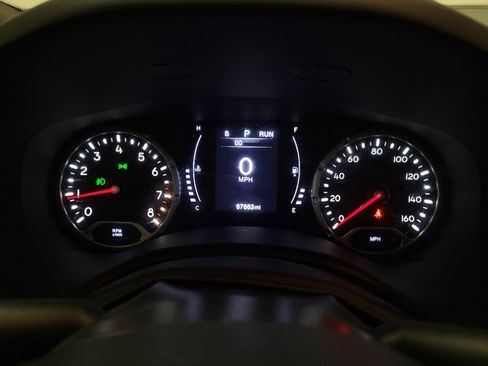 Used 2020 Jeep Renegade Latitude AWD/4WD image 23