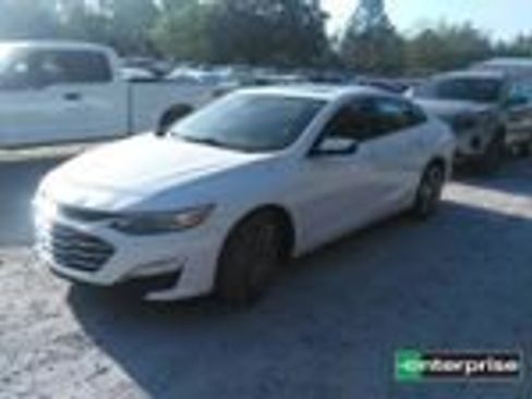 Used 2024 Chevrolet Malibu LT image 3